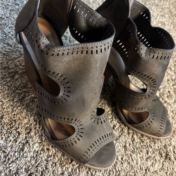 Maurices Gray Chunky Heel Open-Toe Sandals - Picture 2 of 6